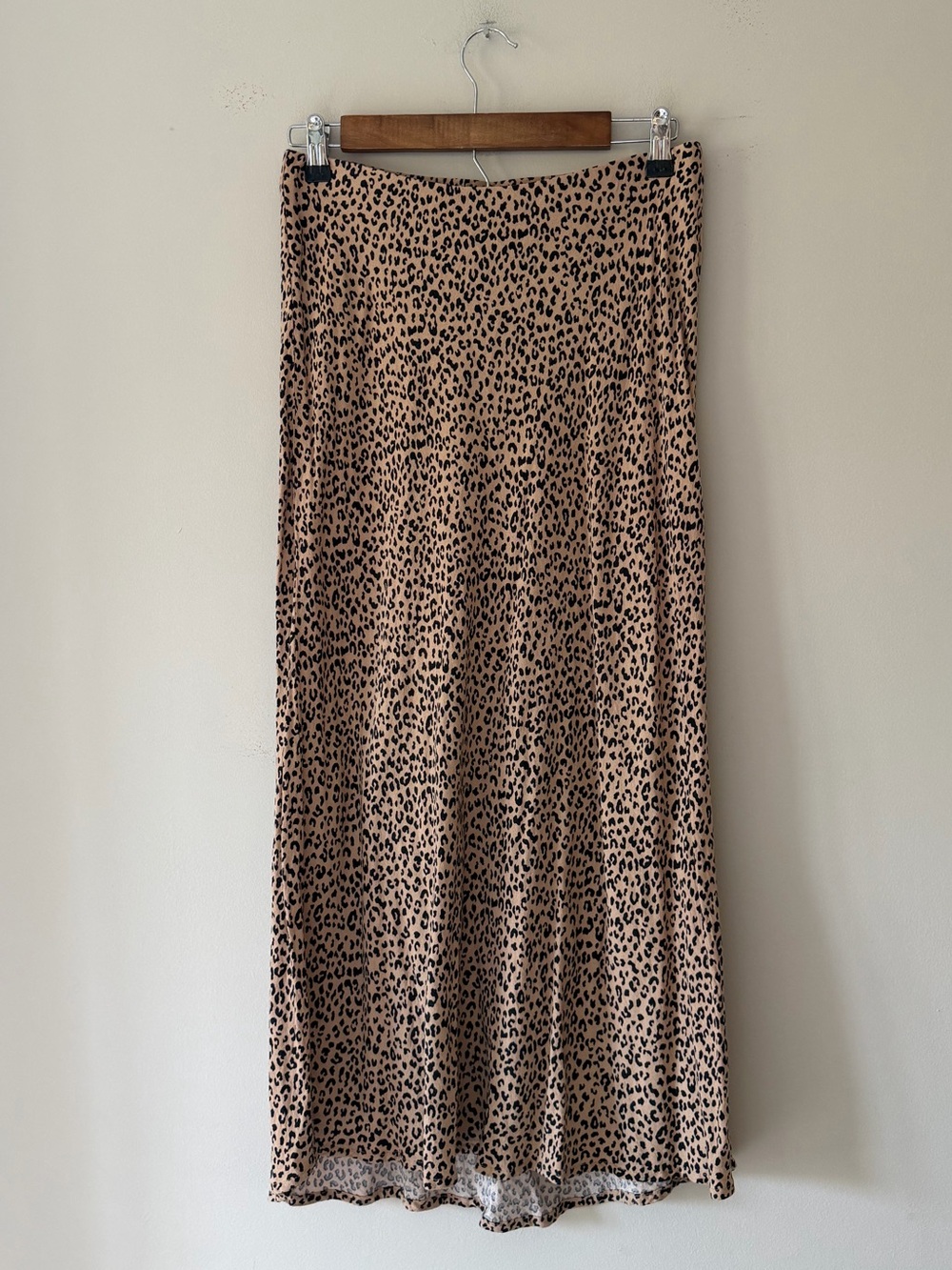 SO Leopard Print Midi Skirt in Beige and Black Size Medium Lightweight
